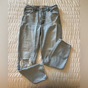Abercrombie & Fitch Sz 26 Curve Love Mom High Rise Jean distressed